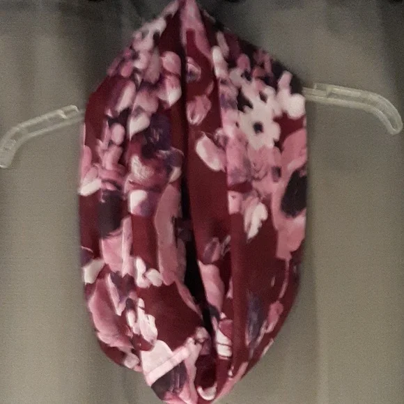 Lightweight Purple & Burgundy floral scarf - Picture 1 of 8